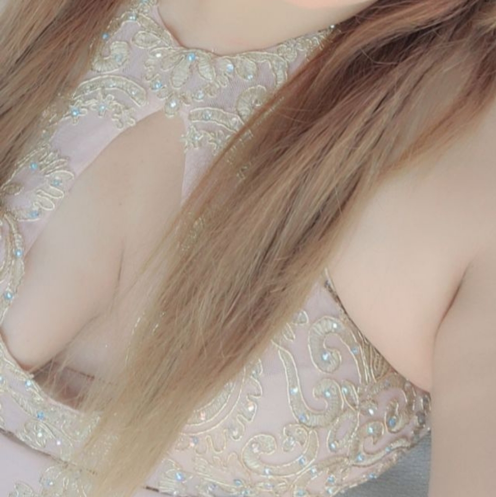 Color gold and pink cream